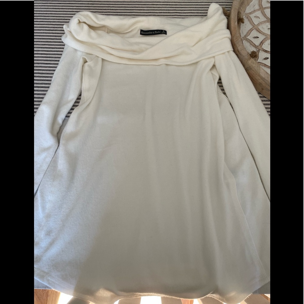 NWT Abercrombie & Fitch Off the shoulder top